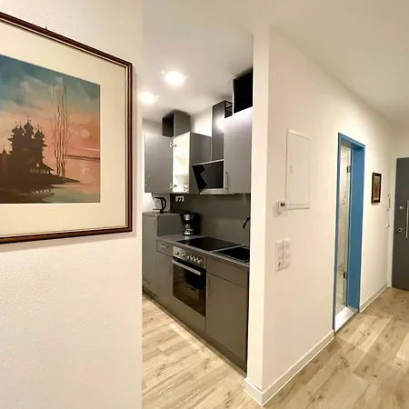 Goldstadt Suite- Schloessle Zentrum 普福尔茨海姆