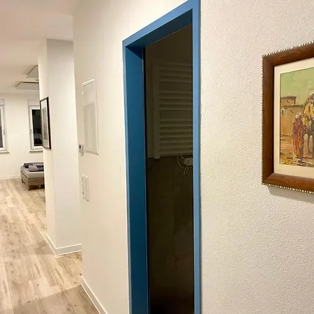 Goldstadt Suite- Schloessle Zentrum * 普福尔茨海姆