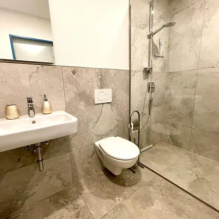 Goldstadt Suite- Schloessle Zentrum 公寓 *