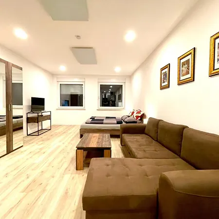 Neu Grosse Einzimmerwohnung Im Zentrum Goldstadt Schloessle Apartment Pforzheim