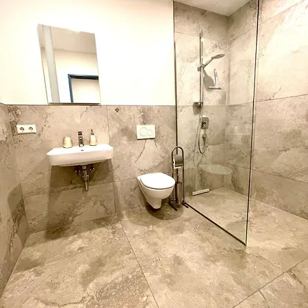 Goldstadt Suite- Schloessle Zentrum 公寓 *