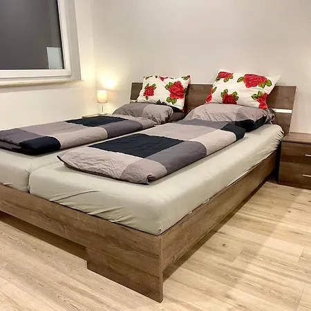 Goldstadt Suite- Schloessle Zentrum 公寓 普福尔茨海姆