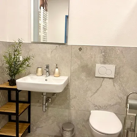 公寓 Goldstadt Suite- Schloessle Zentrum 普福尔茨海姆