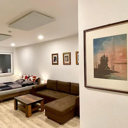 Goldstadt Suite- Schloessle Zentrum 公寓 *