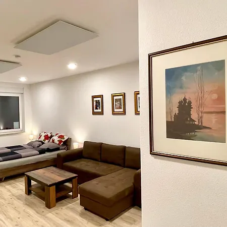 Neu Grosse Einzimmerwohnung Im Zentrum Goldstadt Schloessle Apartment *