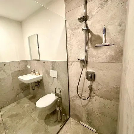 公寓 Goldstadt Suite- Schloessle Zentrum 普福尔茨海姆